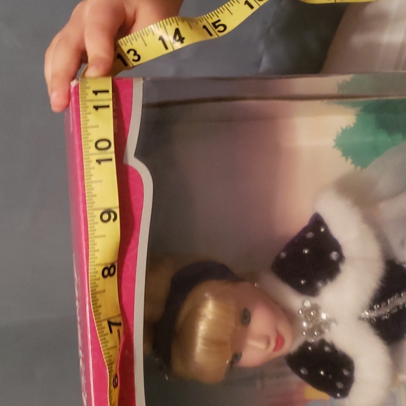 Cinderella porcelain keepsake doll - Picture 11 of 11